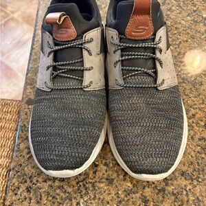 Skechers Men's Gray and Black Casual Shoes size 9